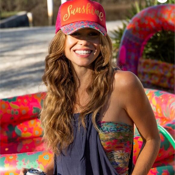 NATURAL LIFE Sunshine Hat - Red and Pink - Picture 4 of 5